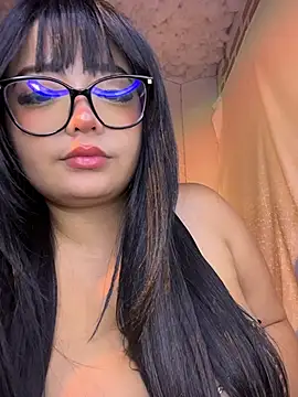 Chatroom XXX en direct de CharlotteMillers