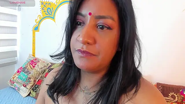 LadyNahir's Live XXX Chat