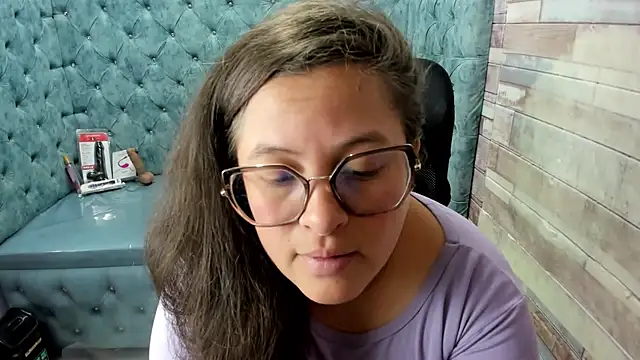 แชท XXX สดของ Sarah_Boobs_