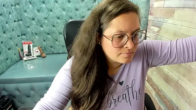 Sarah_Boobs_ Chat XXX in diretta