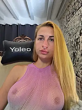 kylie_blck Adlı Modelin Canlı XXX Sohbeti
