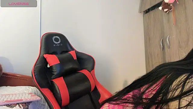 cami_hot_tits Adlı Modelin Canlı XXX Sohbeti
