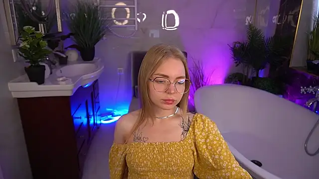 EmilySunshineS' Live XXX Chat