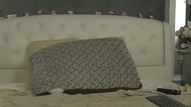 SnowsDark's Live XXX Chat