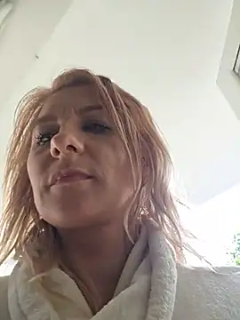 KaylinJan – Naživo XXX chat