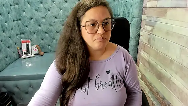 Sarah_Boobs_ élő XXX-chatje