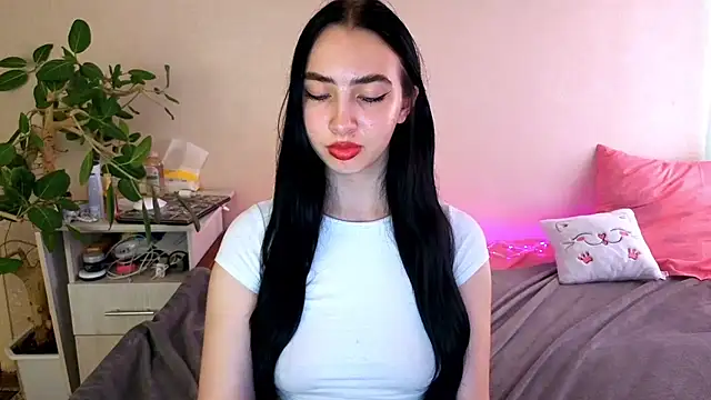 צ'אט XXX בשידור חי של WildKittenX_