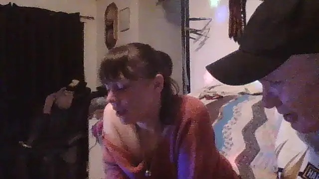 howudoin2025's Live XXX Chat