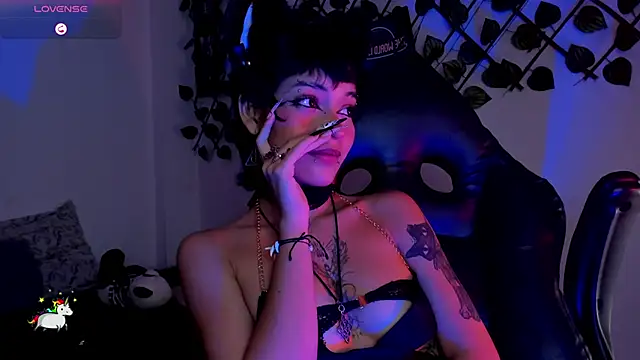 Chat XXX en directo de Anny_Kiitty