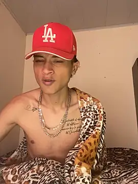 Edward_Milleer 现场XXX聊天