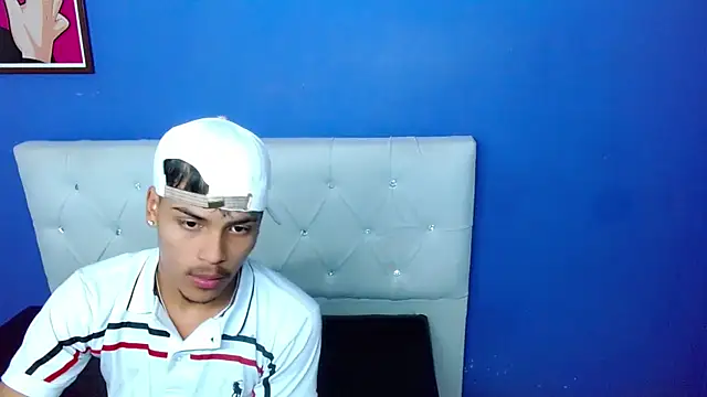 Angel_foxc13 élő XXX-chatje
