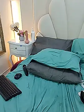 Nahomyrain's Live XXX Chat