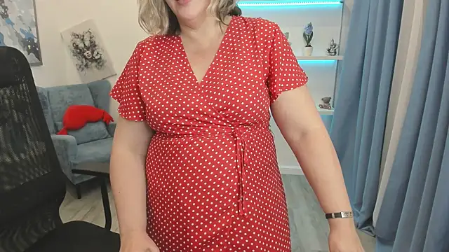 NinaStarle élő XXX-chatje