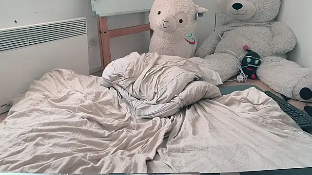 Chat +18 de CeriseLapine ao vivo