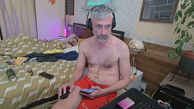 your-new-hoT-uncle élő XXX-chatje