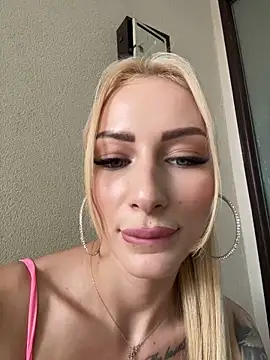 AngieShae Chat XXX in diretta