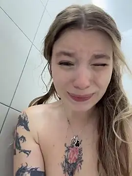 mini_moona élő XXX-chatje