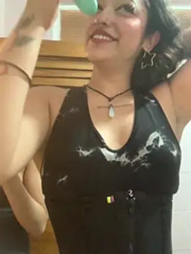 Chatroom XXX en direct de LilithMonette