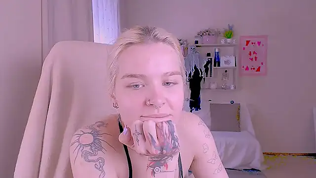 Hot_Blonda Chat XXX in diretta