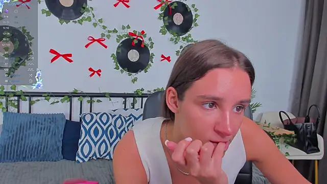 Онлайн чат XXX NicoleWells22