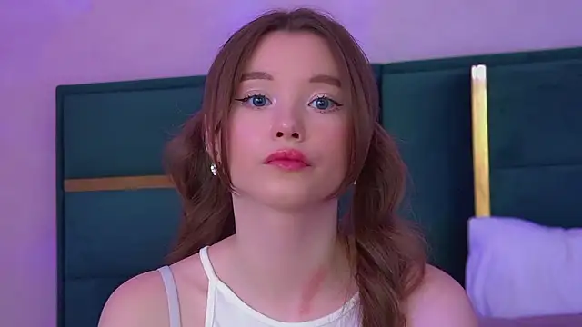 XXX chat uživo modela KeiraAsti