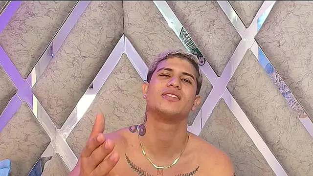 dominic_connor Adlı Modelin Canlı XXX Sohbeti