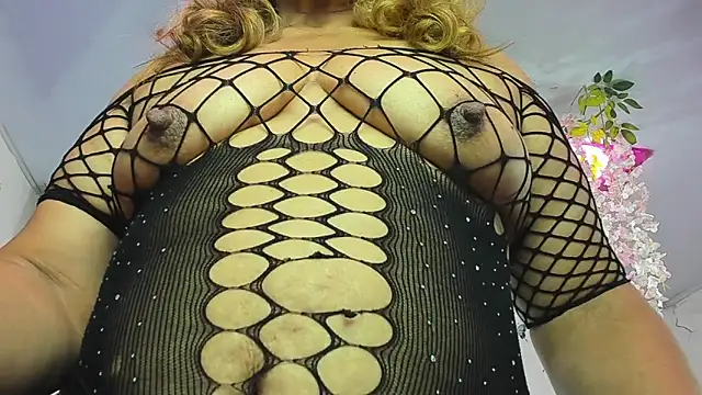 Chat +18 de Kazsandraa ao vivo