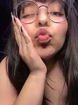 Solo_yoss' Live XXX Chat