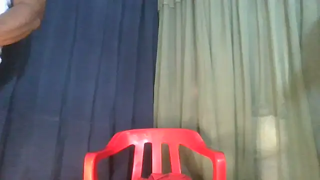 bigblackcock75's Live XXX Chat