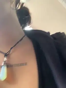 XXX chat uživo modela LilithMonette