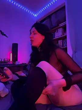 Nina-Chick777 现场XXX聊天