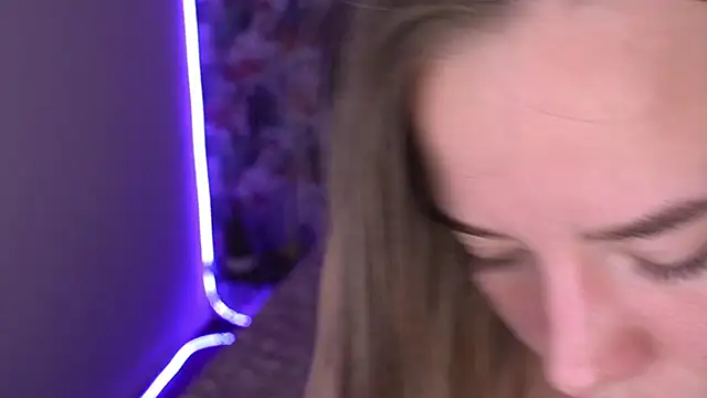 Sexy_Ira Adlı Modelin Canlı XXX Sohbeti