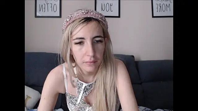 BarbieBlondieGirl's Live XXX Chat
