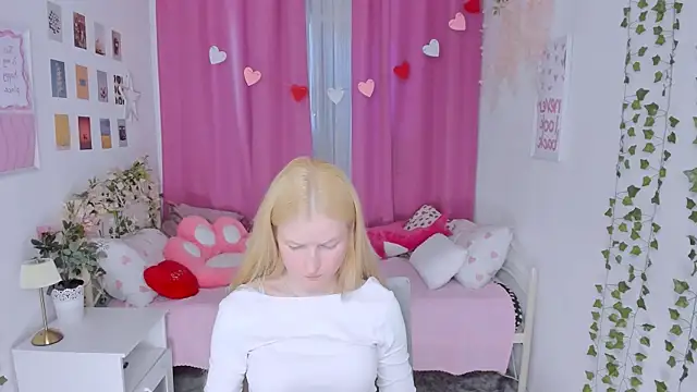 Laly_Peach Adlı Modelin Canlı XXX Sohbeti