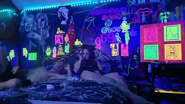 Splash_Queen420 élő XXX-chatje