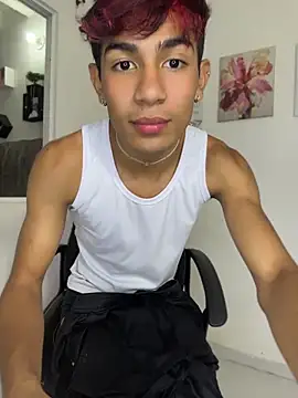 cherub_ Show in webcam