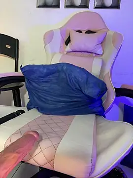 becca_wilsson's Live XXX Chat