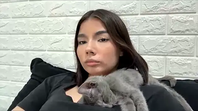 MarylnMonnier: онлайн-секс-чат