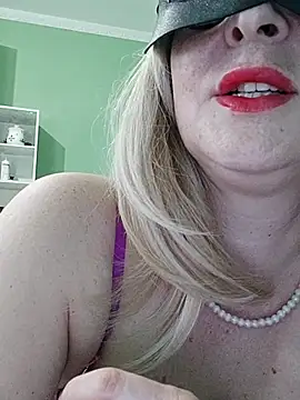 Milfporcona's Live XXX Chat