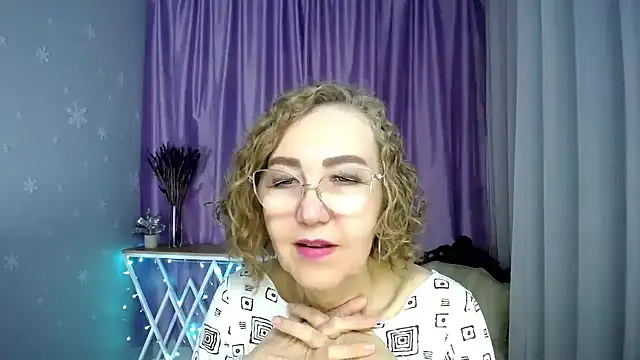 queen_a_n_i's Live XXX Chat