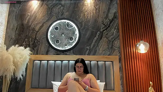Онлайн чат XXX BellaPeers_
