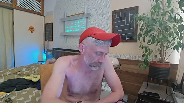 your-new-hoT-uncle's Live XXX Chat