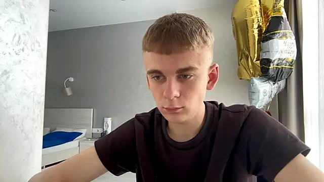 SoloFury élő XXX-chatje