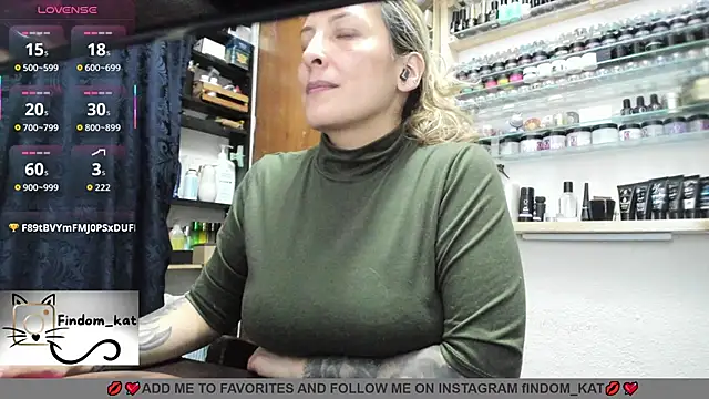 Katt-findom XXX чат на живо