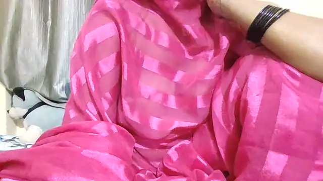 Queenhimanshi 即時 XXX 聊天