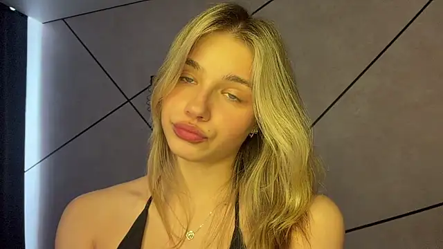 EarthaStinett Chat XXX in diretta