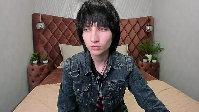 AdonBev Live XXX Chat