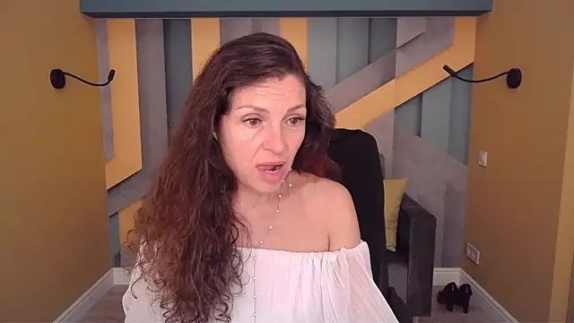 EllaLong: απευθείας συνομιλία ΧΧΧ