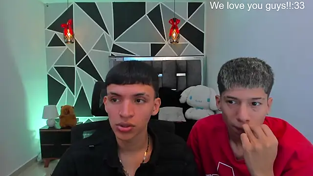 Juan_Nd_Steven Live XXX Chat