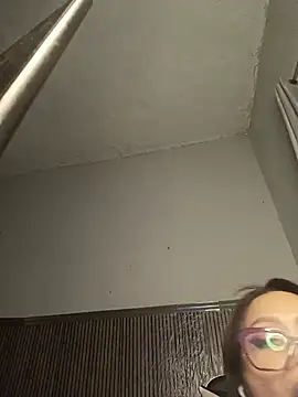Yameil Live XXX Chat